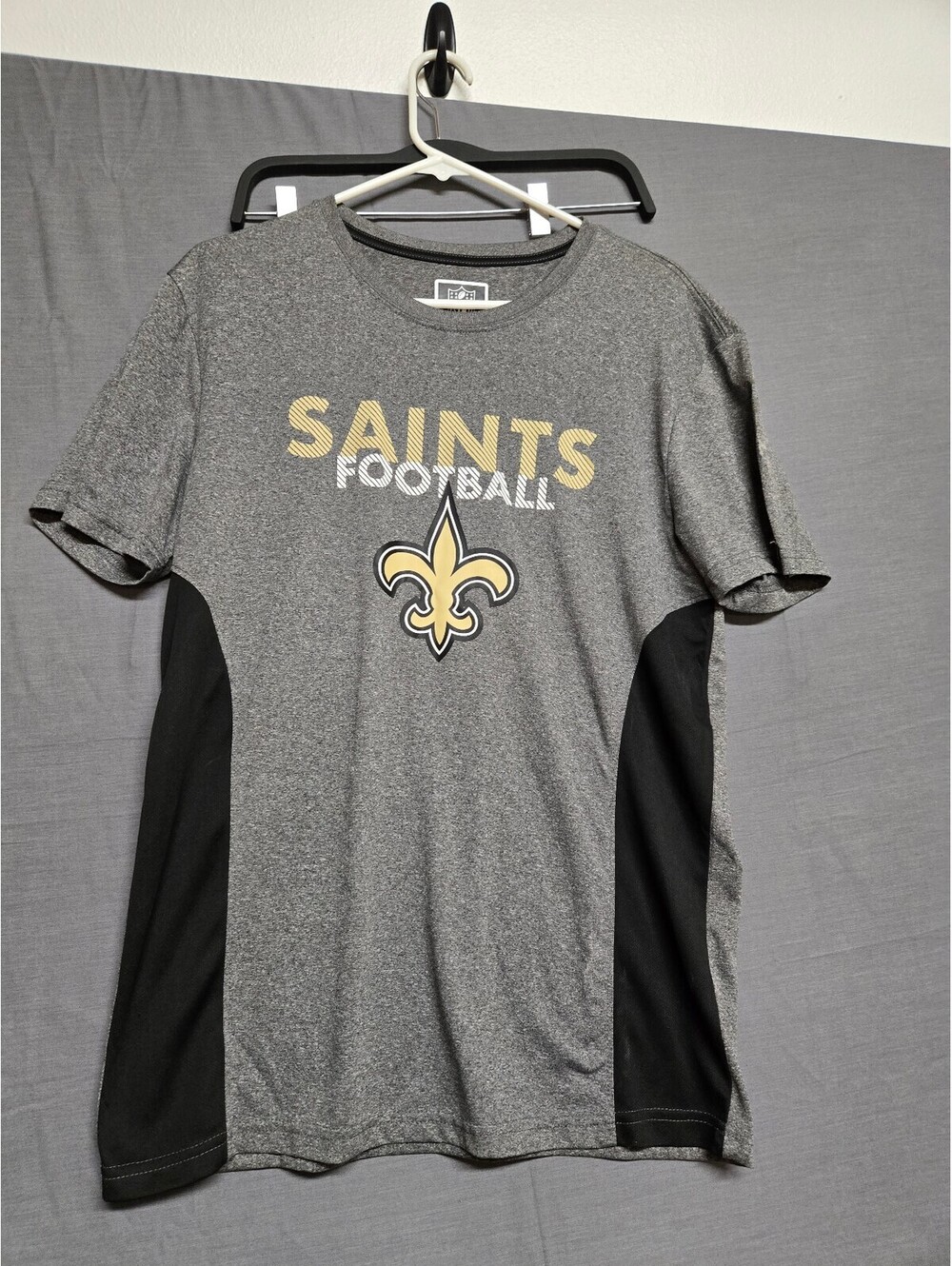 NFL Team Apparel New Orleans Saints Football gray short sleeve shirt